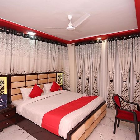 Oyo 23495 Hotel The Park Juhi Bari Εξωτερικό φωτογραφία