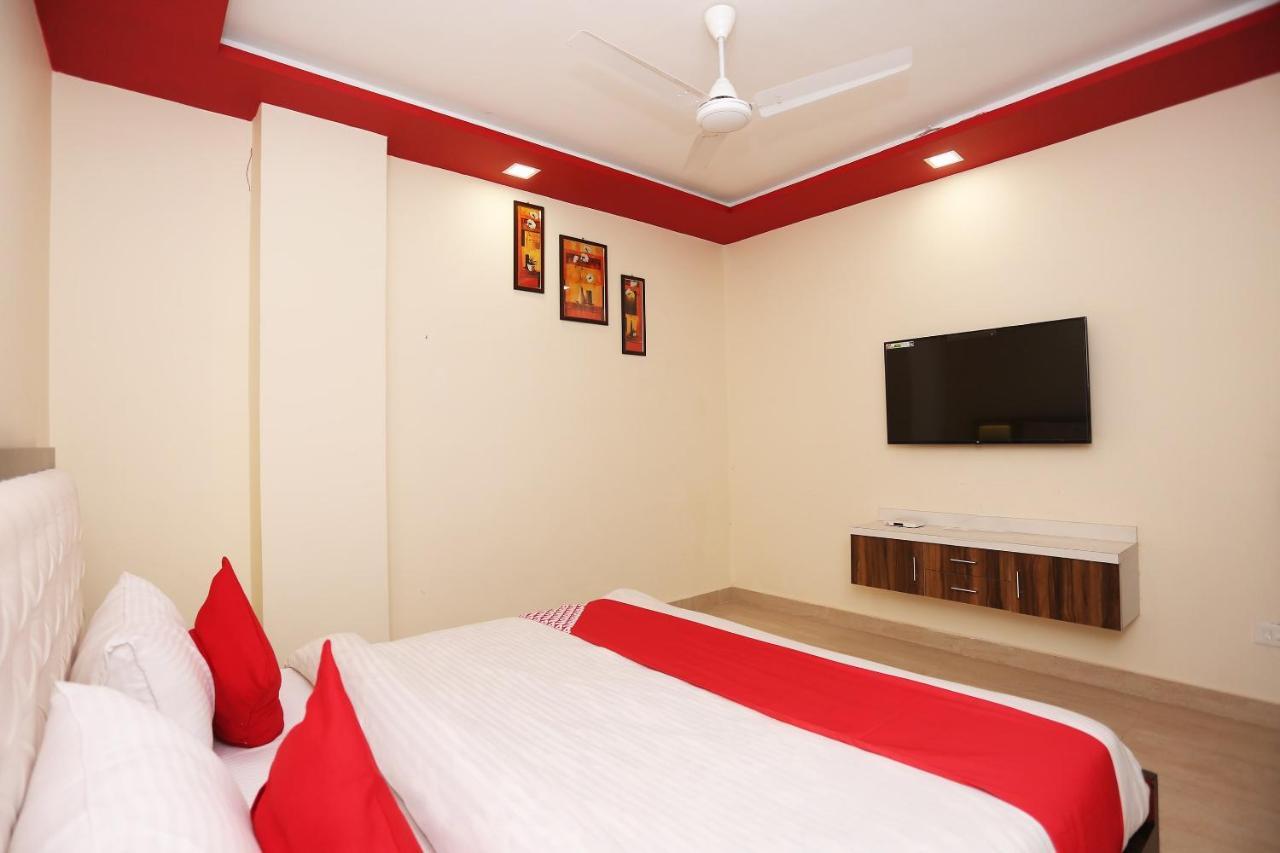 Oyo 23495 Hotel The Park Juhi Bari Εξωτερικό φωτογραφία