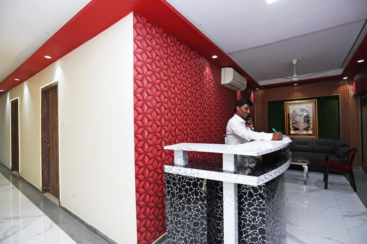 Oyo 23495 Hotel The Park Juhi Bari Εξωτερικό φωτογραφία